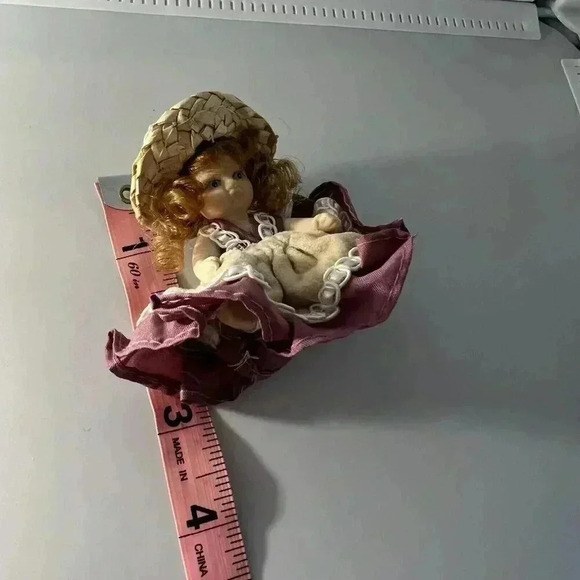 Porcelain Mini Doll Straw Hat And Pink Dress Collectible - Picture 7 of 7